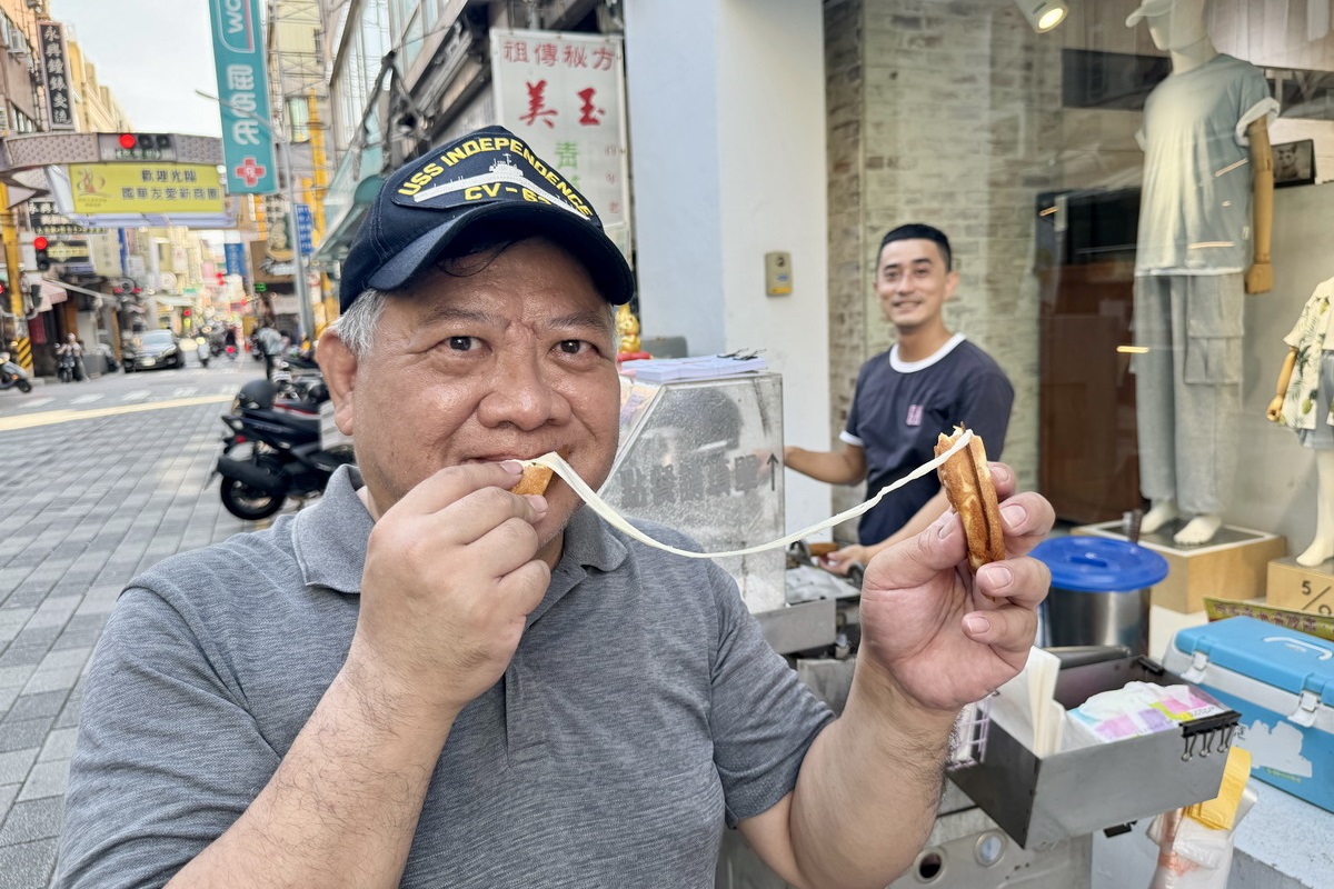 【台南中西區美食】王氏富屋金蕉條雞蛋糕 2024：會牽絲的雞蛋糕，國華街熱門點心，一天只賣3小時 6613