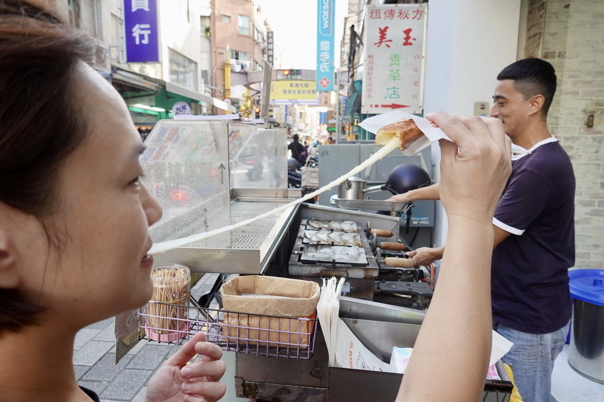 【台南中西區美食】王氏富屋金蕉條雞蛋糕 2024：會牽絲的雞蛋糕，國華街熱門點心，一天只賣3小時 6613