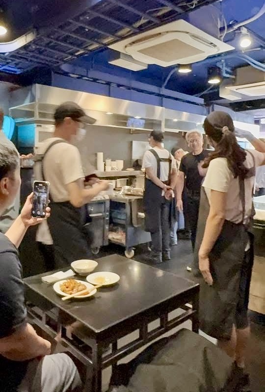 【台北松江南京站美食】富霸王豬腳:台北豬腳飯排隊之王,「輝達」黃仁勳數度造訪,四平街陽光商圈名店,兩個徒弟拿米其林必比登青出於藍 6573 【台北松江南京站美食】富霸王豬腳:台北豬腳飯排隊之王,「輝達」黃仁勳數度造訪,四平街陽光商圈名店,兩個徒弟拿米其林必比登青出於藍 6573