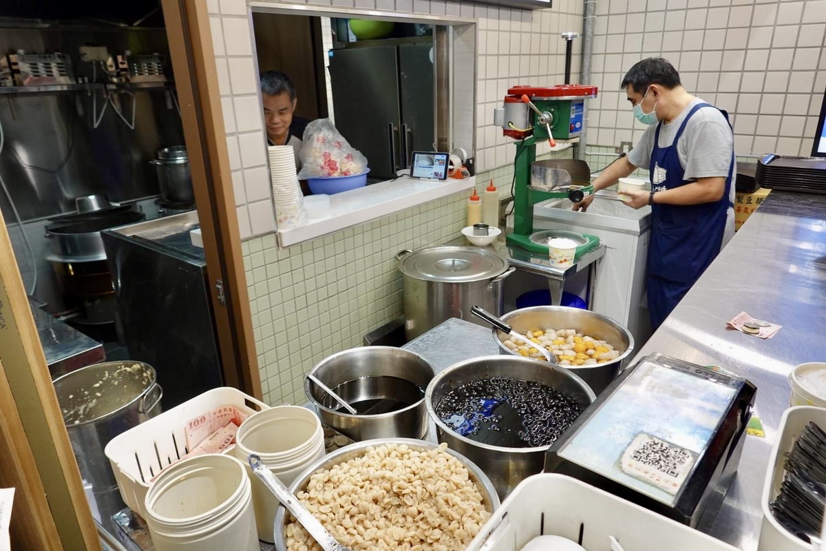 【台北中正紀念堂站美食】傳統豆花九份芋圓：南門市場二樓美食街熱門甜點店，豆花和刨冰都便宜好吃 6631