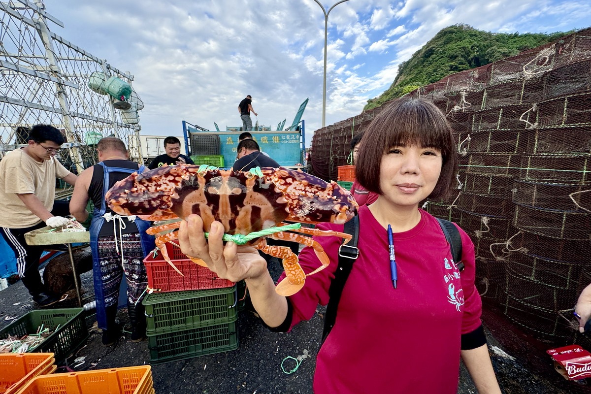 【新北萬里美食】新小微漁坊海鮮餐廳：萬里蟹自由！自家漁船滿載新鮮漁貨，美味好吃經濟實惠，龜吼漁港海產店人氣首選 6636