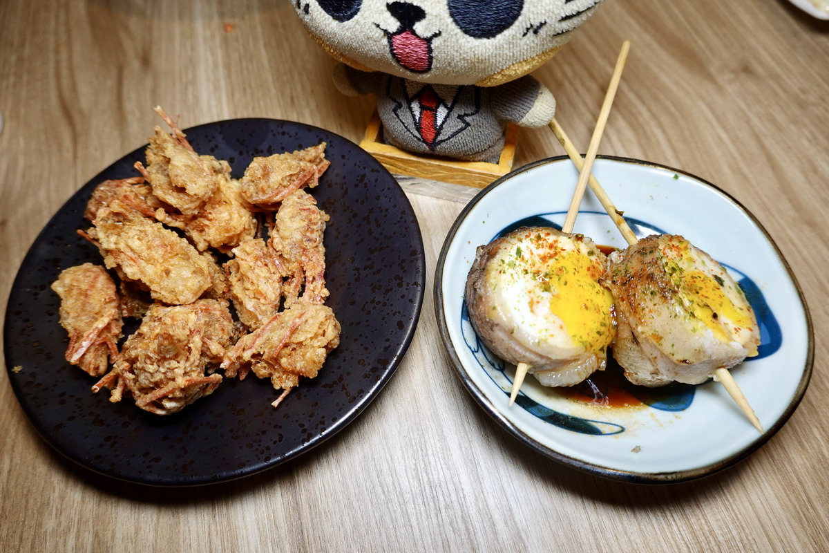 【台北忠孝復興站美食】燒鳩刺身•串燒•夜食居酒屋：打著「燈籠」的美味居酒屋，享受串燒之王「燈籠」的爆漿口感，高CP值經濟實惠，晚餐吃到宵夜 6639