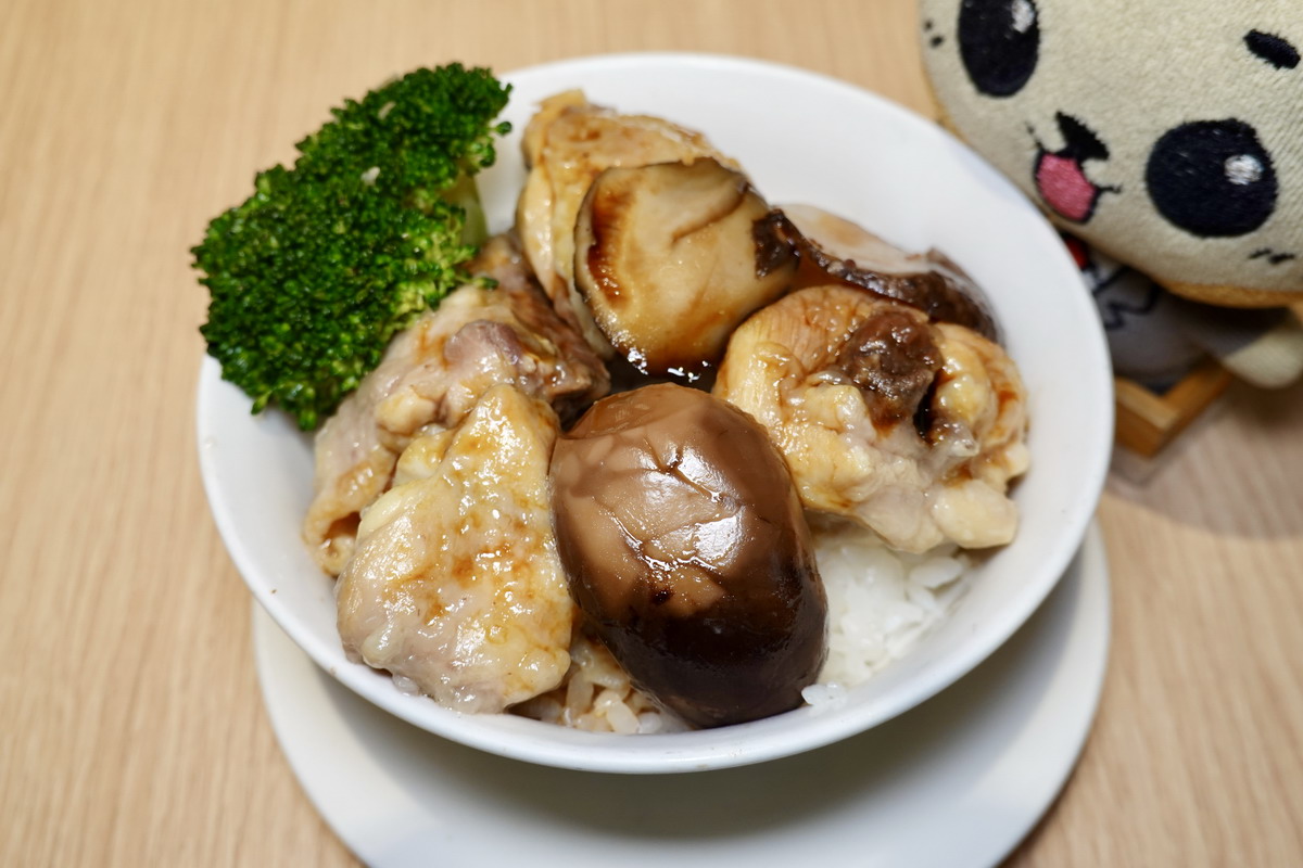 【台北東門站美食】香港鑫華茶餐廳 2025：永康街商圈茶餐廳老店，港廚港味就像到香港，搬新家煥然一新 7137