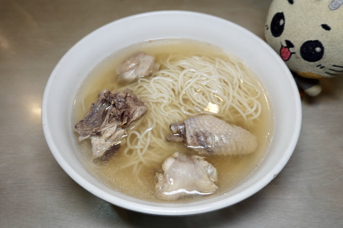 【台北小巨蛋站美食】小上海林師傅 2025:1966年創立上海點心老店,小籠湯包、油豆腐細粉、湖州粽子充滿懷舊風味,平價樸實上班族和家庭客都喜歡 6898 【台北小巨蛋站美食】小上海林師傅 2025:1966年創立上海點心老店,小籠湯包、油豆腐細粉、湖州粽子充滿懷舊風味,平價樸實上班族和家庭客都喜歡 6898