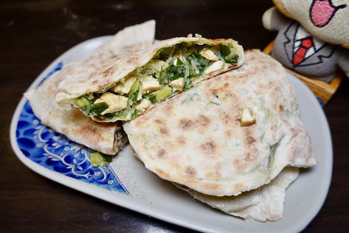 【台北忠孝復興站美食】江蘇菜盒店 2025:東區隱藏版小吃店,韭菜盒豆腐捲都好吃,乾烙做法清爽不油膩,還有必吃豬肉餡餅 6911 【台北忠孝復興站美食】江蘇菜盒店 2025:東區隱藏版小吃店,韭菜盒豆腐捲都好吃,乾烙做法清爽不油膩,還有必吃豬肉餡餅 6911