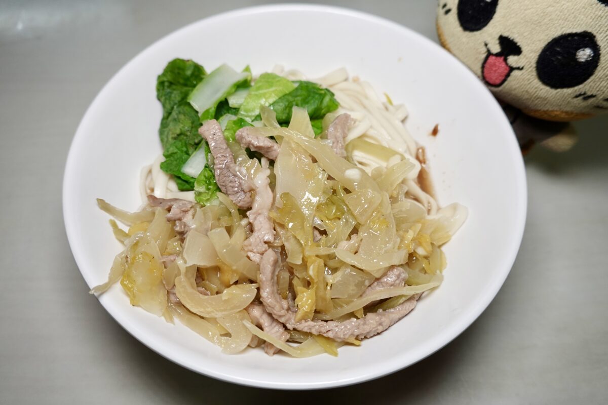 【台北南京三民站美食】小龍飲食 2025：1964年創立老牌麵店，四川怪味雞、滷味和小龍麵必吃 7027