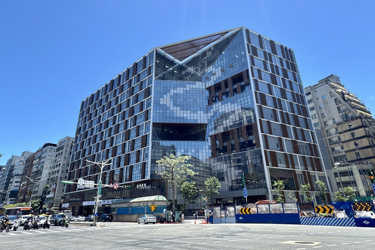 即時熱門文章：【台北中正紀念堂站美食】南門市場採購指南：南門市場買什麼？熟食、年菜、湖州粽子、火腿臘肉、肉乾、手工蛋餃、傳統糕點、年糕懶人包 6703