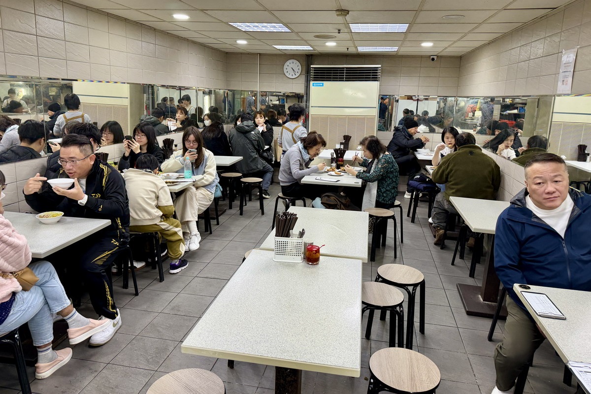 【台北西門町美食】金園排骨萬年店 2026：傳承1973年老牌排骨飯的經典風味，萬年大樓地下室的懷舊老店 7256