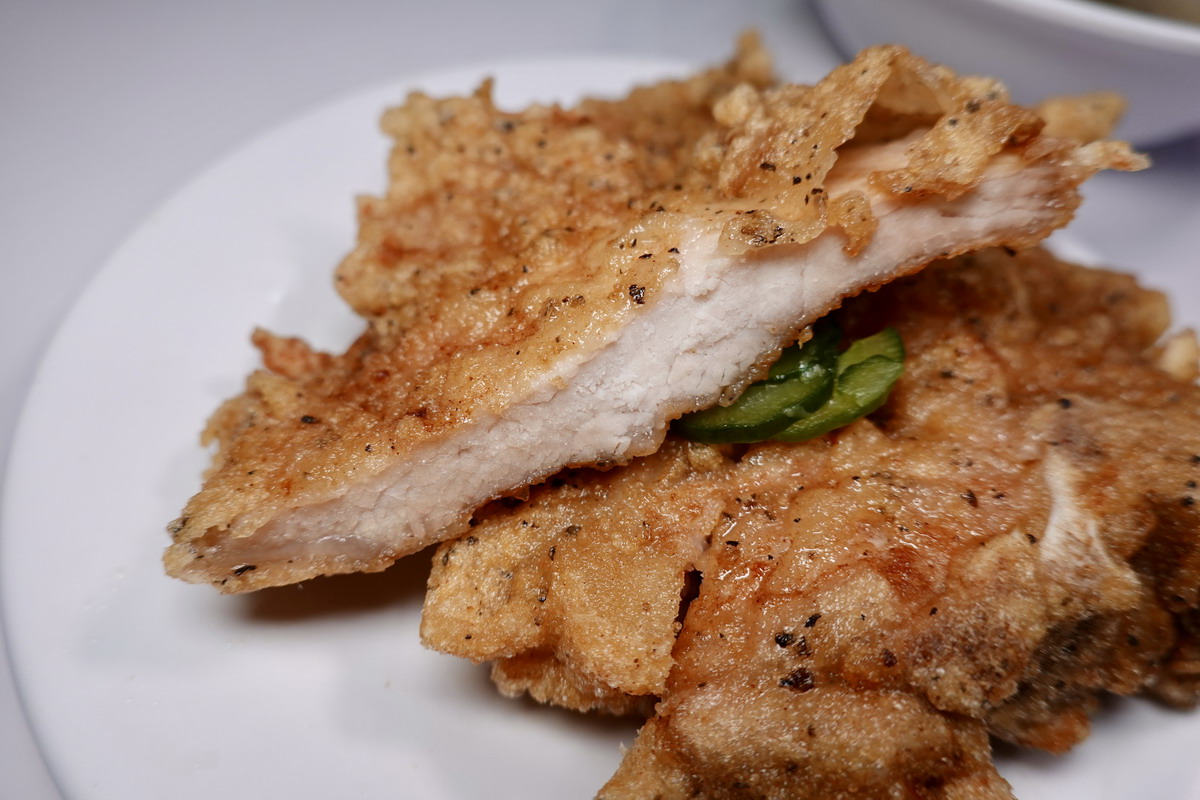 【台北西門町美食】金園排骨萬年店 2026：傳承1973年老牌排骨飯的經典風味，萬年大樓地下室的懷舊老店 7256