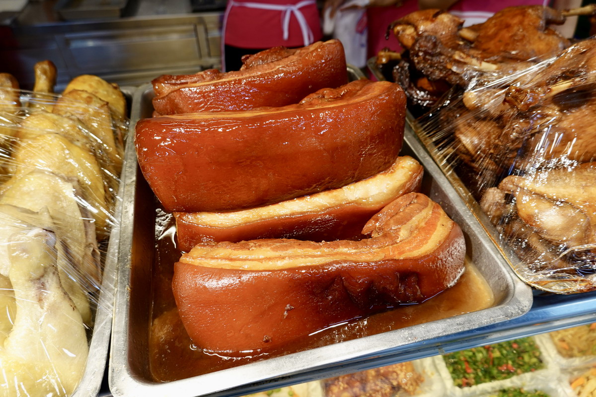 【台北中正紀念堂站美食】億長御坊 2026：熟食界的鼎泰豐，台灣熟食界第一把交椅，南門市場天下第一攤，朱億長的入味人生 7277