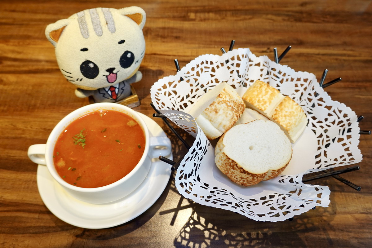 【台北六張犁站美食】亨利客原味炭烤牛排 2026:高CP值平價牛排館之王!免收服務費,直火炭烤牛排美味多汁,日本A5和牛都吃得到,大口吃肉省荷包必收名單 7503 【台北六張犁站美食】亨利客原味炭烤牛排 2026:高CP值平價牛排館之王!免收服務費,直火炭烤牛排美味多汁,日本A5和牛都吃得到,大口吃肉省荷包必收名單 7503