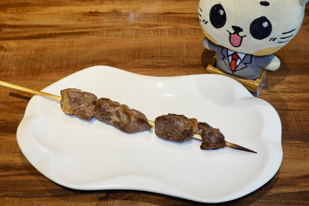 【台北六張犁站美食】亨利客原味炭烤牛排 2026:高CP值平價牛排館之王!免收服務費,直火炭烤牛排美味多汁,日本A5和牛都吃得到,大口吃肉省荷包必收名單 7503 【台北六張犁站美食】亨利客原味炭烤牛排 2026:高CP值平價牛排館之王!免收服務費,直火炭烤牛排美味多汁,日本A5和牛都吃得到,大口吃肉省荷包必收名單 7503