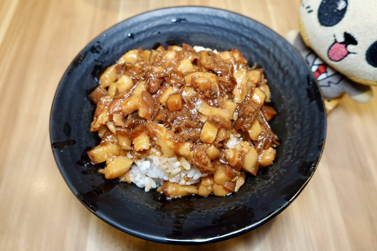 【台北大安站美食】陳鐵心拌拌麵豬肝湯 2025:台北頂級豬肝湯,軟嫩無腥充滿台灣古早味,仁愛醫院豬肝湯,還有油潤魯肉飯 7033 【台北大安站美食】陳鐵心拌拌麵豬肝湯 2025:台北頂級豬肝湯,軟嫩無腥充滿台灣古早味,仁愛醫院豬肝湯,還有油潤魯肉飯 7033