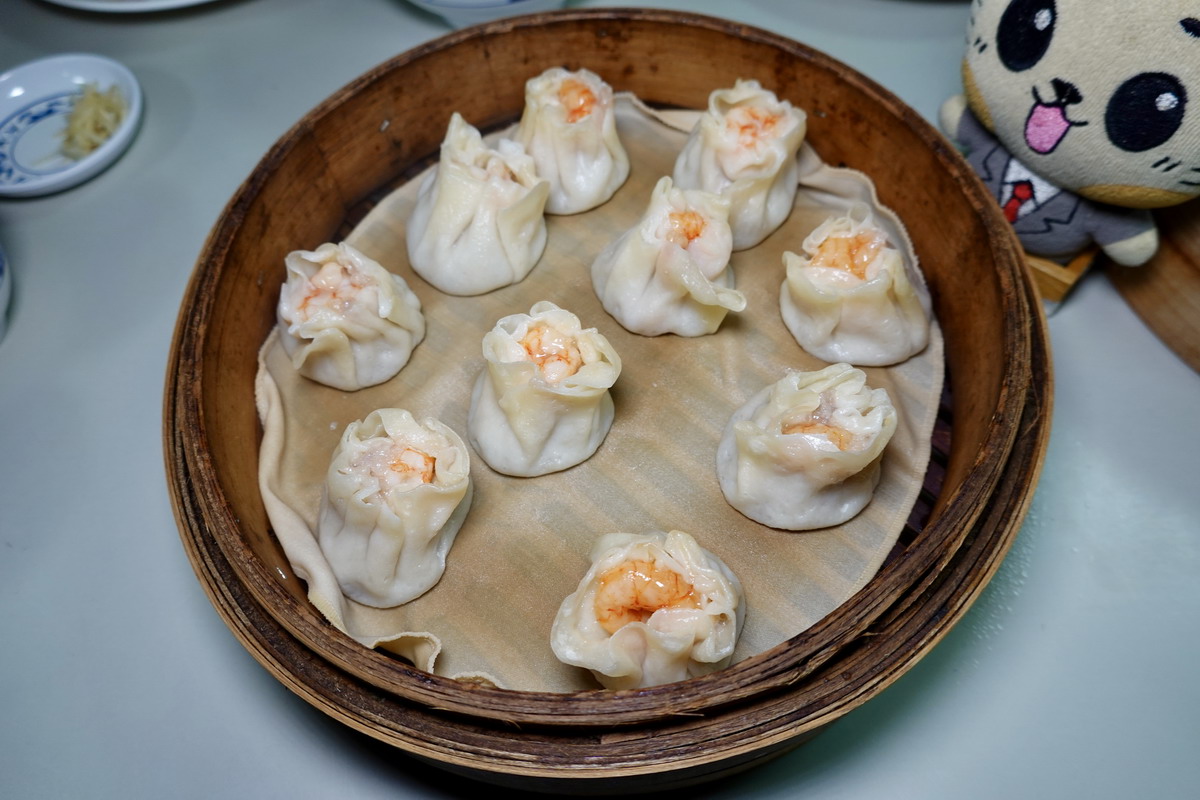 【台北小巨蛋站美食】冠京華：1998年創立江浙點心老店，炒飯有鼎泰豐的味道，湯包、原盅雞湯很可以，小巨蛋聽演唱會可以吃這家 7180