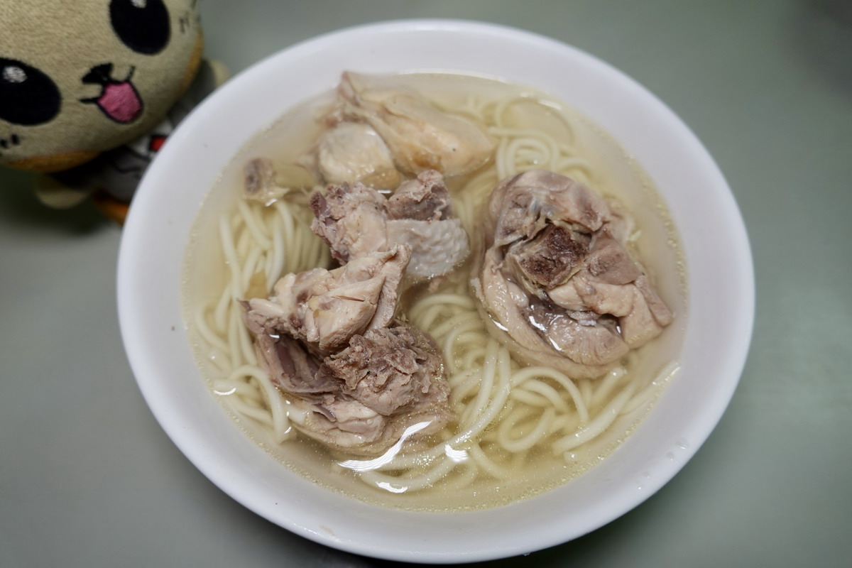 【台北小巨蛋站美食】冠京華：1998年創立江浙點心老店，炒飯有鼎泰豐的味道，湯包、原盅雞湯很可以，小巨蛋聽演唱會可以吃這家 7180