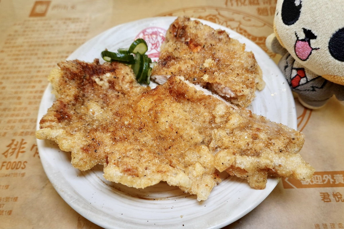 即時熱門文章：【台北南京復興站美食】君悅排骨：排骨飯的價錢天花板，從傳統中創新，仿效西式速食店成立的中式快餐連鎖店 6760