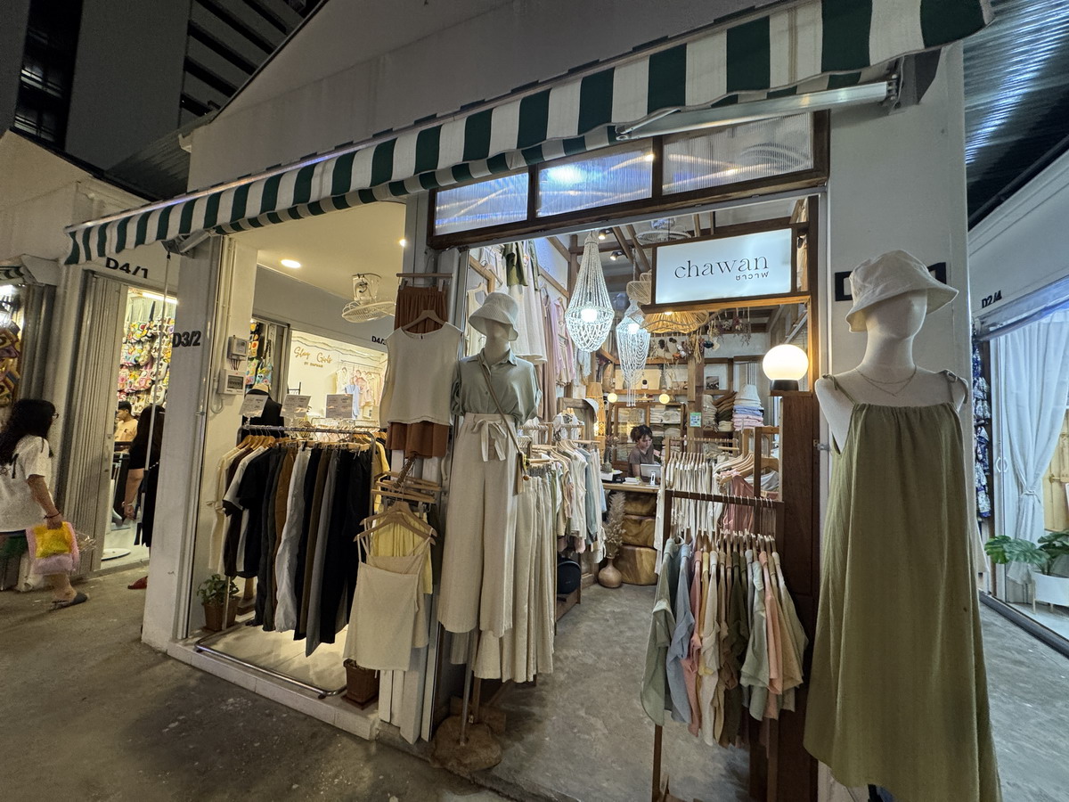 【泰國曼谷旅遊】喬德夜市拉差達 Jodd Fairs Ratchada 2025：曼谷觀光客夜市，鄰近地鐵站交通方便，火山排骨撐大局，水果西施退燒 7012