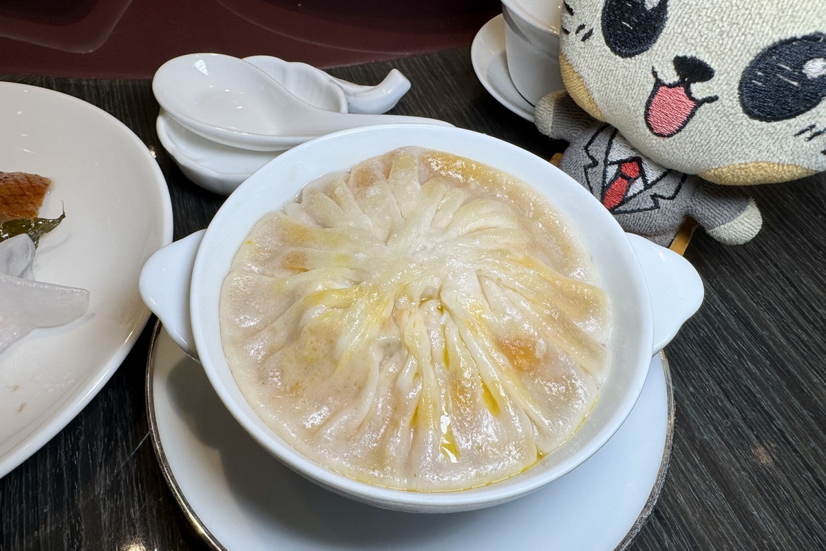 【台北南港站美食】六福萬怡酒店粵亮廣式料理 2025:烤鴨、燒鵝都很可以,還有精美港式點心,南港聚餐宴會口袋名單 6889 【台北南港站美食】六福萬怡酒店粵亮廣式料理 2025:烤鴨、燒鵝都很可以,還有精美港式點心,南港聚餐宴會口袋名單 6889