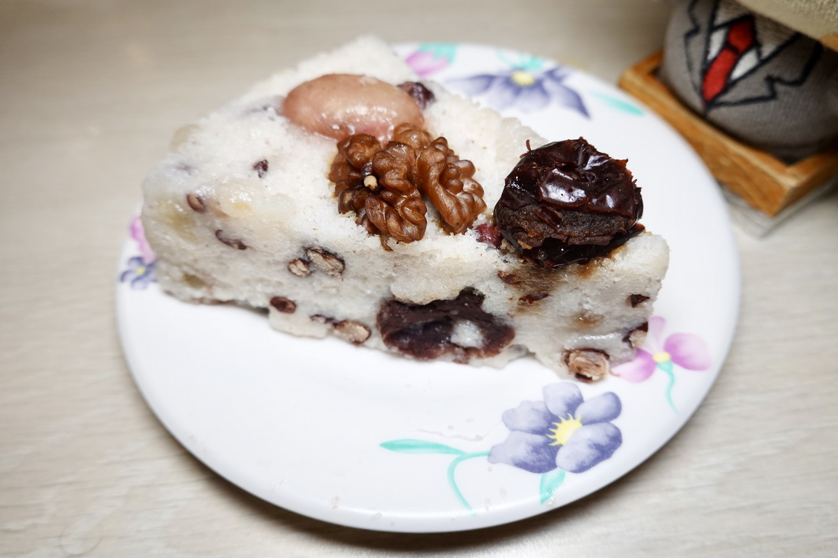 【台北小巨蛋站美食】小上海林師傅 2025：1966年創立上海點心老店，小籠湯包、油豆腐細粉、湖州粽子充滿懷舊風味，平價樸實上班族和家庭客都喜歡 7029