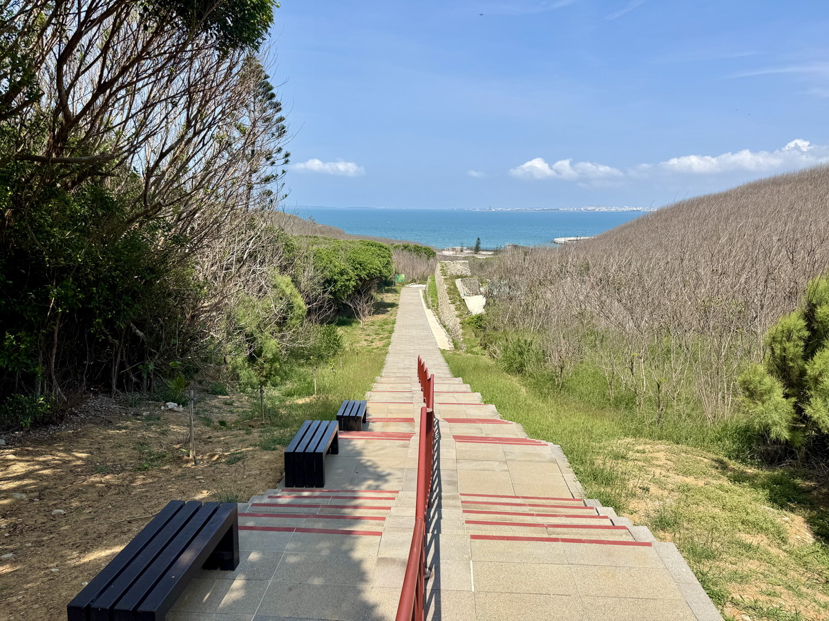 【澎湖西嶼鄉旅遊】西嶼彈藥本庫軍事文化園區 2025:真正「銅牆鐵壁」,澎湖超酷打卡景點,國定古蹟彈藥庫意外變身拍照聖地(附東鼻頭震洋艇格納壕介紹)6912 【澎湖西嶼鄉旅遊】西嶼彈藥本庫軍事文化園區 2025:真正「銅牆鐵壁」,澎湖超酷打卡景點,國定古蹟彈藥庫意外變身拍照聖地(附東鼻頭震洋艇格納壕介紹)6912