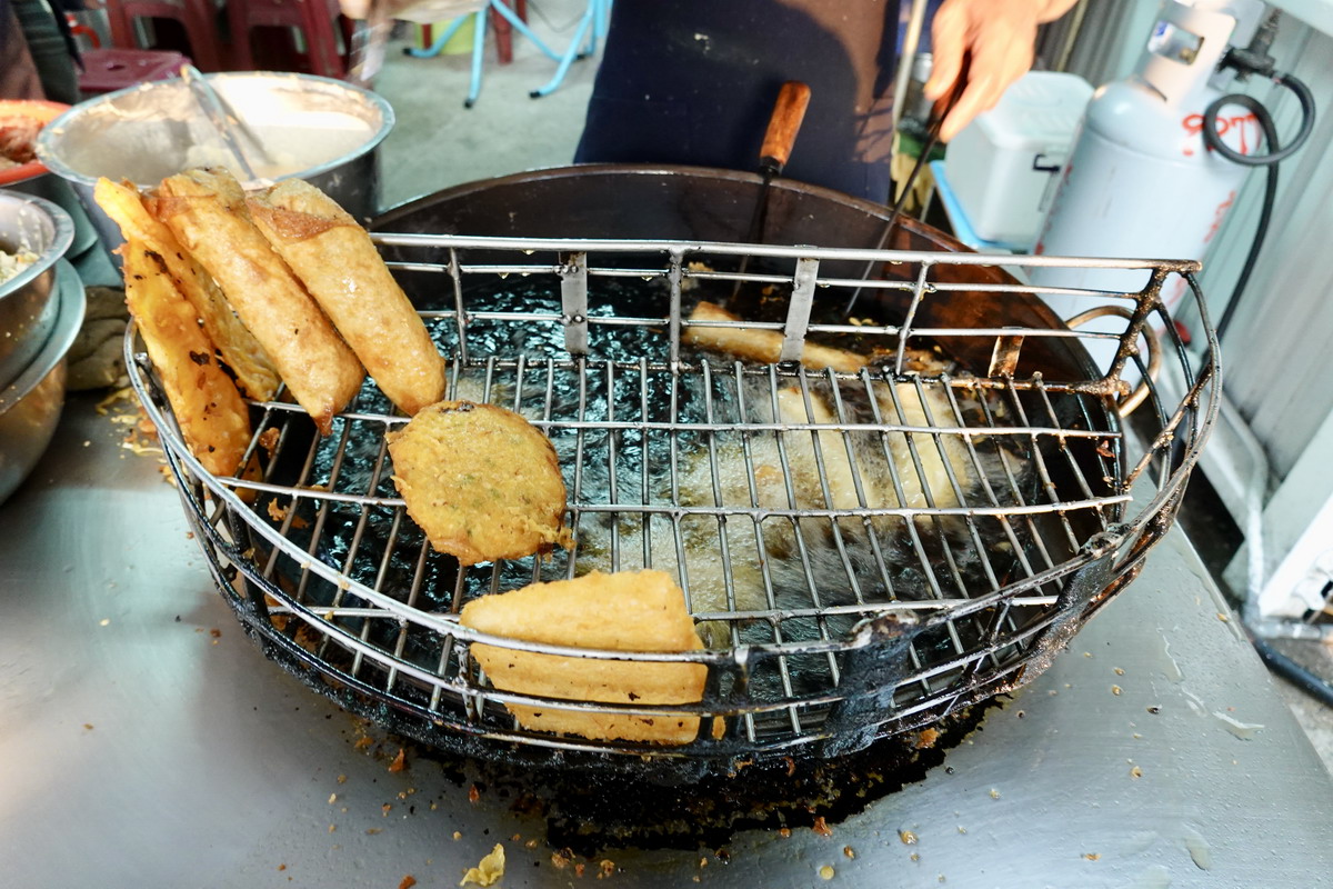 【澎湖馬公市美食】赤崁炸粿 2025:澎湖花火節必吃美食,在地人和觀光客都會去排這一間,澎湖特色傳統小吃 6922 【澎湖馬公市美食】赤崁炸粿 2025:澎湖花火節必吃美食,在地人和觀光客都會去排這一間,澎湖特色傳統小吃 6922