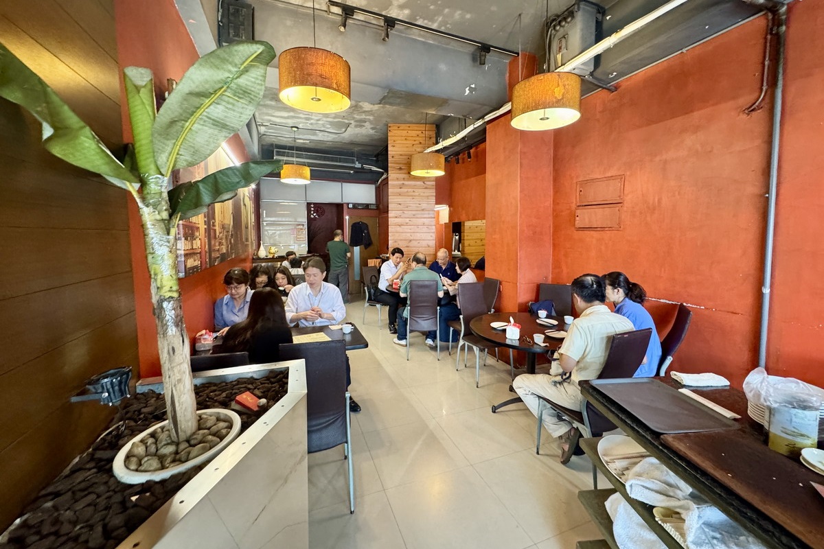 【台北台大醫院站美食】種福園懷寧本店 2025:來人啊!餵大爺吃餅!現做手工斤餅包熱炒菜,京醬肉絲、炒蝦仁必點,好吃又有特色 6924 【台北台大醫院站美食】種福園懷寧本店 2025:來人啊!餵大爺吃餅!現做手工斤餅包熱炒菜,京醬肉絲、炒蝦仁必點,好吃又有特色 6924