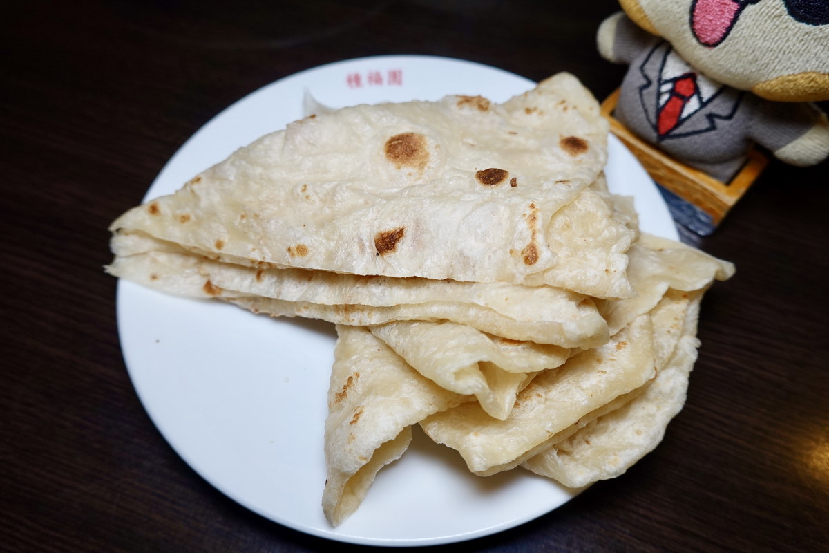 【台北台大醫院站美食】種福園懷寧本店 2025:來人啊!餵大爺吃餅!現做手工斤餅包熱炒菜,京醬肉絲、炒蝦仁必點,好吃又有特色 6924 【台北台大醫院站美食】種福園懷寧本店 2025:來人啊!餵大爺吃餅!現做手工斤餅包熱炒菜,京醬肉絲、炒蝦仁必點,好吃又有特色 6924