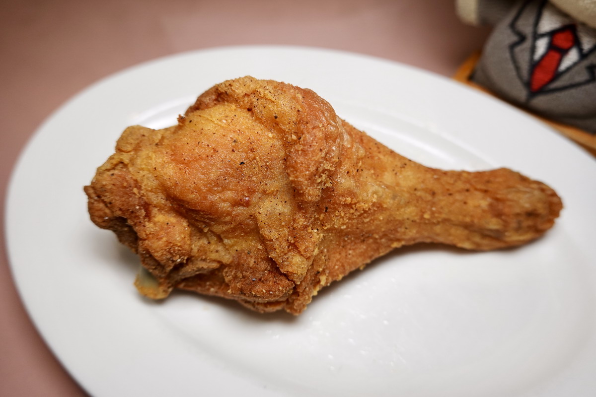 【台北國父紀念館站美食】蘇阿姨比薩屋 2025:超人氣排隊店!不能訂位一律現場排隊,必吃鬆厚餅皮披薩與被披薩耽誤的炸雞 6938 【台北國父紀念館站美食】蘇阿姨比薩屋 2025:超人氣排隊店!不能訂位一律現場排隊,必吃鬆厚餅皮披薩與被披薩耽誤的炸雞 6938