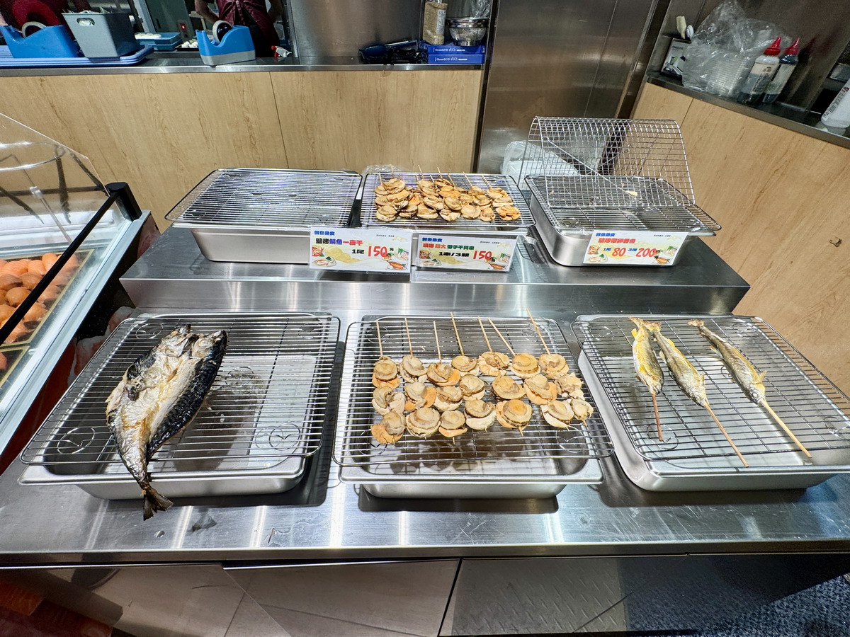 【台北南港軟體園區站】樂比亞日本超市 LOPIA LaLaport 南港店 2025：可以當餐廳吃的超市！南港LaLaport超人氣商店，來自日本、日系食品多，熟食及食材精彩，好好買 6940