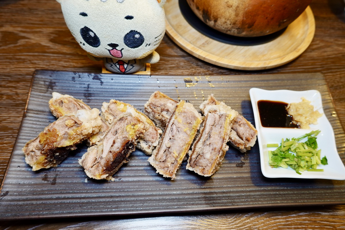 【台北忠孝復興站美食】十二月粥品、茶飲、私房菜大安店 2025:「輝達」黃仁勳帶全家老小一起來吃粥、喝茶配熱炒菜(附黃仁勳菜單) 6941 【台北忠孝復興站美食】十二月粥品、茶飲、私房菜大安店 2025:「輝達」黃仁勳帶全家老小一起來吃粥、喝茶配熱炒菜(附黃仁勳菜單) 6941