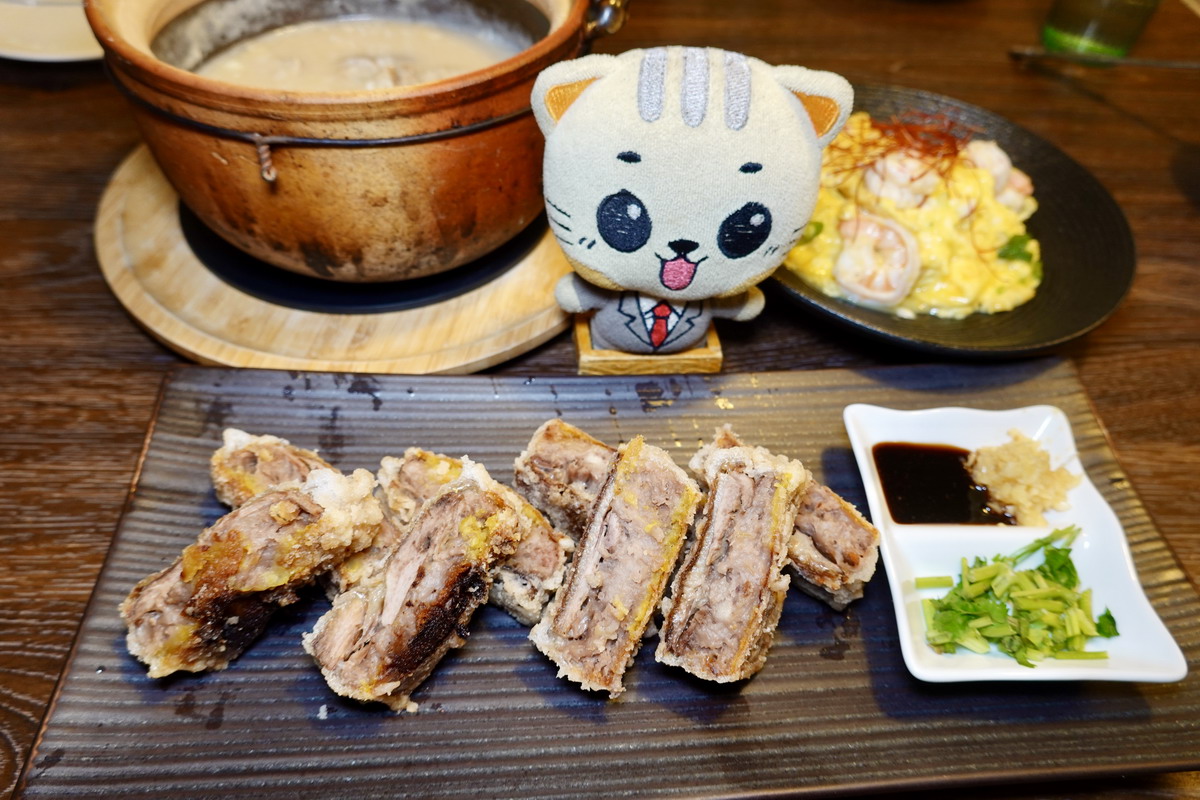 網站近期文章：【台北忠孝復興站美食】十二月粥品、茶飲、私房菜大安店 2025：「輝達」黃仁勳帶全家老小一起來吃粥、喝茶配熱炒菜 6941