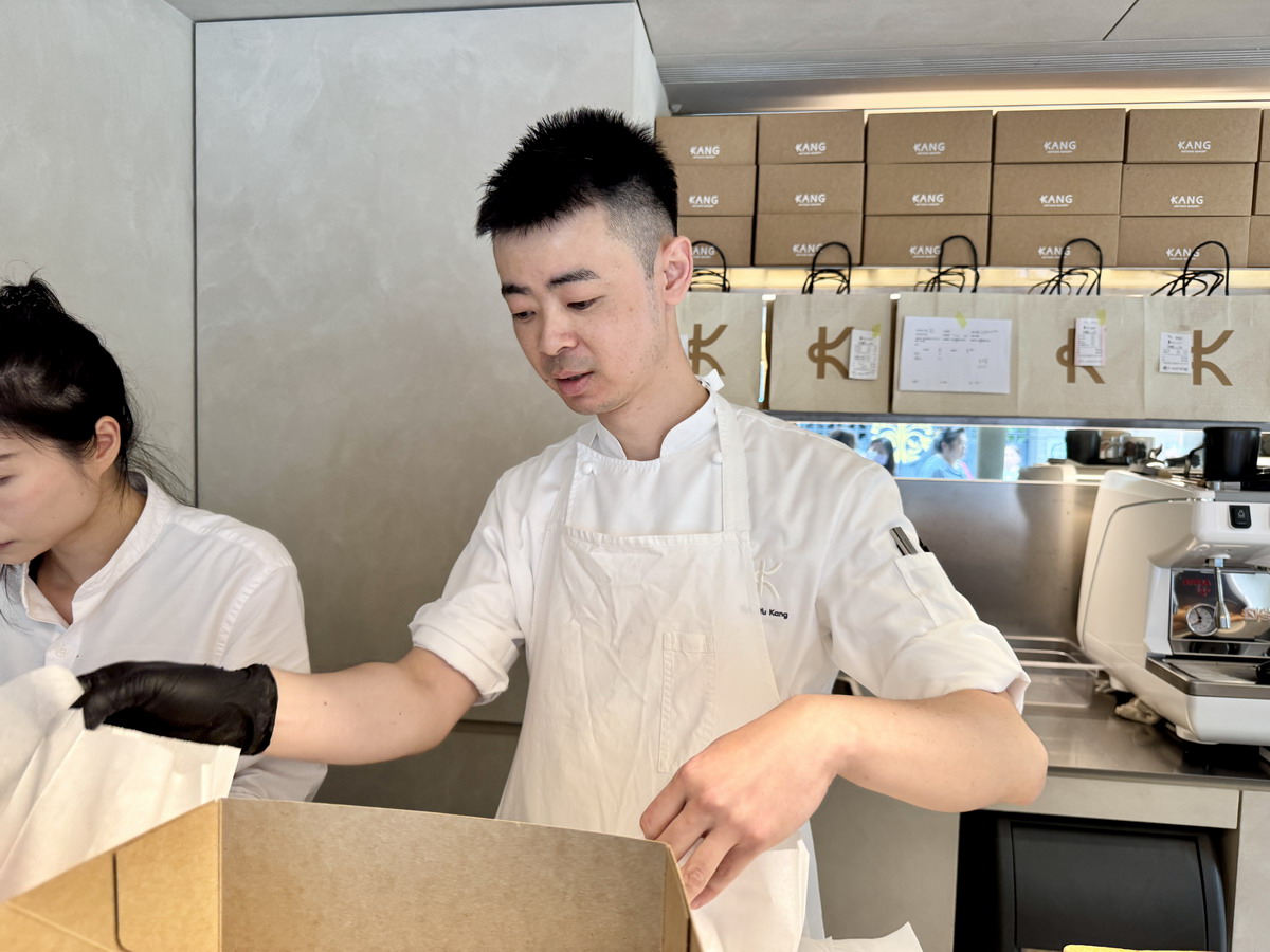【台北南京復興站美食】KANG Artisan Bakery 康氏職人烘焙坊 2025:「輝達」執行長黃仁勳愛吃的杏仁可頌,從低調無名變成排隊店 6953 【台北南京復興站美食】KANG Artisan Bakery 康氏職人烘焙坊 2025:「輝達」執行長黃仁勳愛吃的杏仁可頌,從低調無名變成排隊店 6953