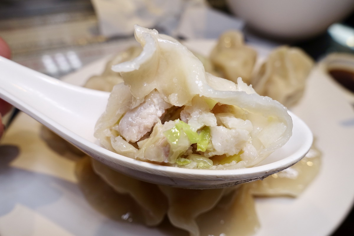 【台北善導寺站美食】巧之味手工水餃 2025:年輕人超愛排隊水餃店,墨綠色干貝水餃太有特色又好吃,高CP值百元水餃名店,水餃控必吃 6956 【台北善導寺站美食】巧之味手工水餃 2025:年輕人超愛排隊水餃店,墨綠色干貝水餃太有特色又好吃,高CP值百元水餃名店,水餃控必吃 6956