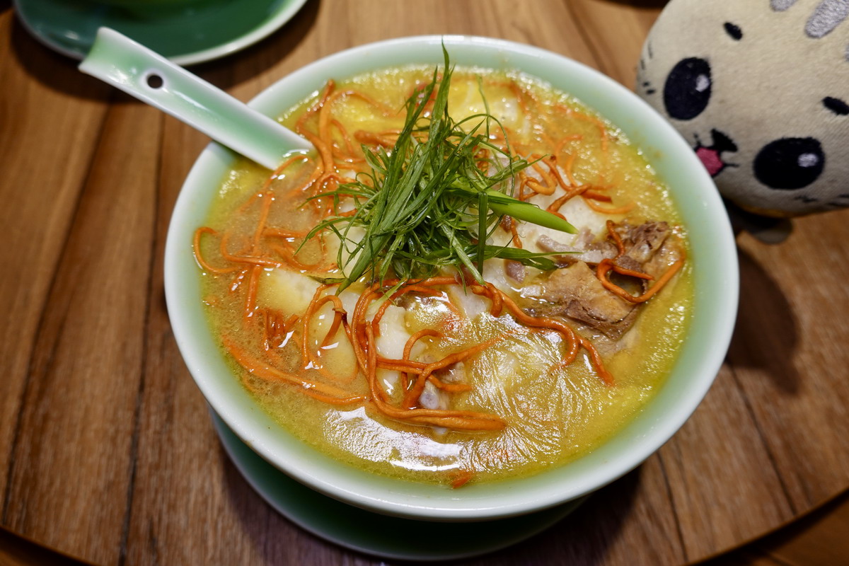 【台北善導寺站美食】青嬌膠原麵館 2025:來碗充滿膠原蛋白的黃金雞燉湯吧!8小時慢火煨燉,一個人就可以享受,小菜強大不要錯過 6959 【台北善導寺站美食】青嬌膠原麵館 2025:來碗充滿膠原蛋白的黃金雞燉湯吧!8小時慢火煨燉,一個人就可以享受,小菜強大不要錯過 6959