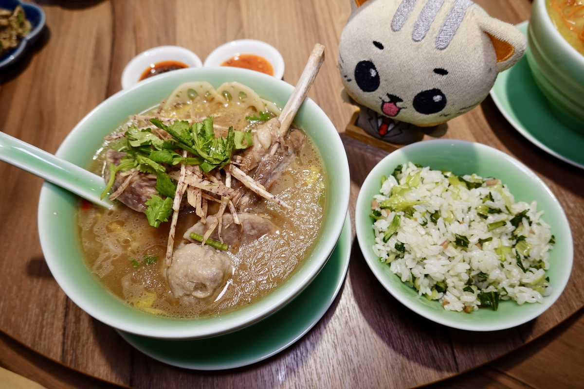 【台北善導寺站美食】青嬌膠原麵館 2025:來碗充滿膠原蛋白的黃金雞燉湯吧!8小時慢火煨燉,一個人就可以享受,小菜強大不要錯過 6959 【台北善導寺站美食】青嬌膠原麵館 2025:來碗充滿膠原蛋白的黃金雞燉湯吧!8小時慢火煨燉,一個人就可以享受,小菜強大不要錯過 6959