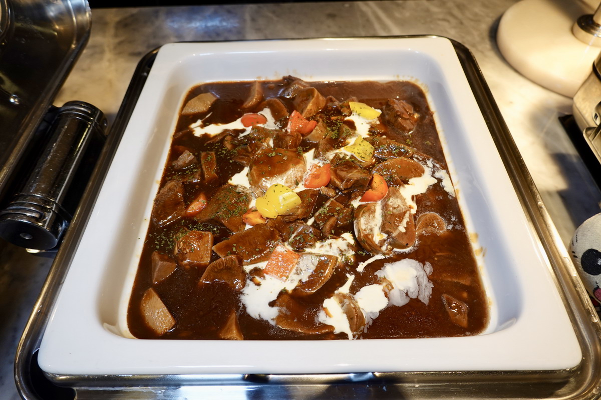 【台北南京復興站美食】JR東日本大飯店全日餐廳鉑麗安Brilliant吃到飽自助餐：歐洲經典美食主題登場，威靈頓牛排、普羅旺斯羊排、法式紅酒燉牛舌自由吃到飽！7221