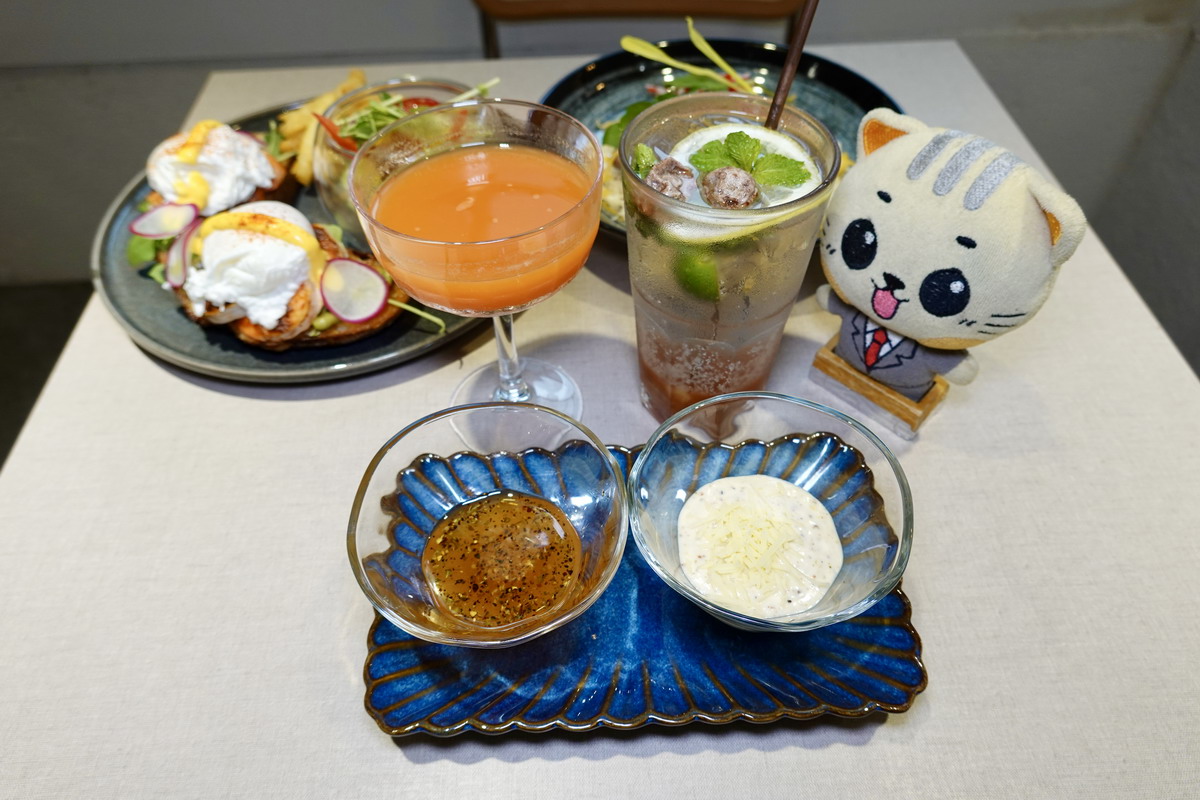 【台北忠孝敦化站美食】早寓早午餐仁愛店 At.First_More 2025:空間寬敞舒適的早午餐,高規格餐點與飲料,放鬆聊天還寵物友善,帶毛小孩一起去用餐 6970 【台北忠孝敦化站美食】早寓早午餐仁愛店 At.First_More 2025:空間寬敞舒適的早午餐,高規格餐點與飲料,放鬆聊天還寵物友善,帶毛小孩一起去用餐 6970