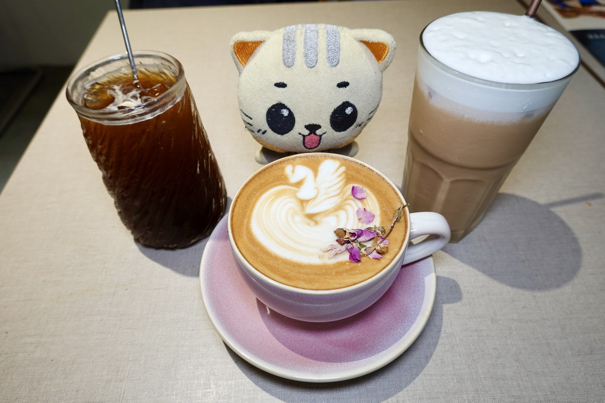 【台北忠孝敦化站美食】早寓早午餐仁愛店 At.First_More 2025:空間寬敞舒適的早午餐,高規格餐點與飲料,放鬆聊天還寵物友善,帶毛小孩一起去用餐 6970 【台北忠孝敦化站美食】早寓早午餐仁愛店 At.First_More 2025:空間寬敞舒適的早午餐,高規格餐點與飲料,放鬆聊天還寵物友善,帶毛小孩一起去用餐 6970