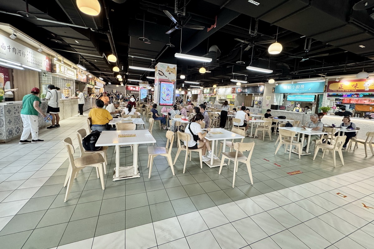 【台北中正紀念堂美食】明星炸醬麵 2025:南門市場美食街的新明星,炸醬麵大碗料多、大滷麵和酸辣湯料多到滿出來、手工水餃皮超彈嫩,高CP值小麵館 6972 【台北中正紀念堂美食】明星炸醬麵 2025:南門市場美食街的新明星,炸醬麵大碗料多、大滷麵和酸辣湯料多到滿出來、手工水餃皮超彈嫩,高CP值小麵館 6972