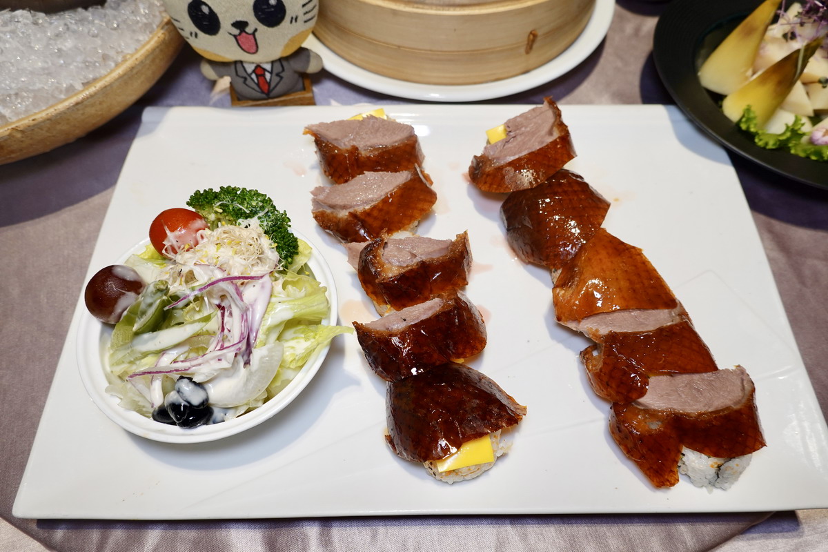 【台北公館站美食】薪僑園水源會館 2025:火燄櫻桃鴨帶高梁酒香,港式點心手工製作,超值五人套餐好划算,家庭親友聚餐好地方 6973 【台北公館站美食】薪僑園水源會館 2025:火燄櫻桃鴨帶高梁酒香,港式點心手工製作,超值五人套餐好划算,家庭親友聚餐好地方 6973