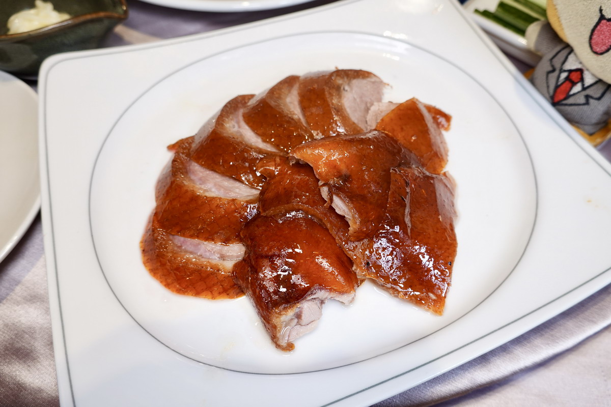 【台北公館站美食】薪僑園水源會館 2025:火燄櫻桃鴨帶高梁酒香,港式點心手工製作,超值五人套餐好划算,家庭親友聚餐好地方 6973 【台北公館站美食】薪僑園水源會館 2025:火燄櫻桃鴨帶高梁酒香,港式點心手工製作,超值五人套餐好划算,家庭親友聚餐好地方 6973