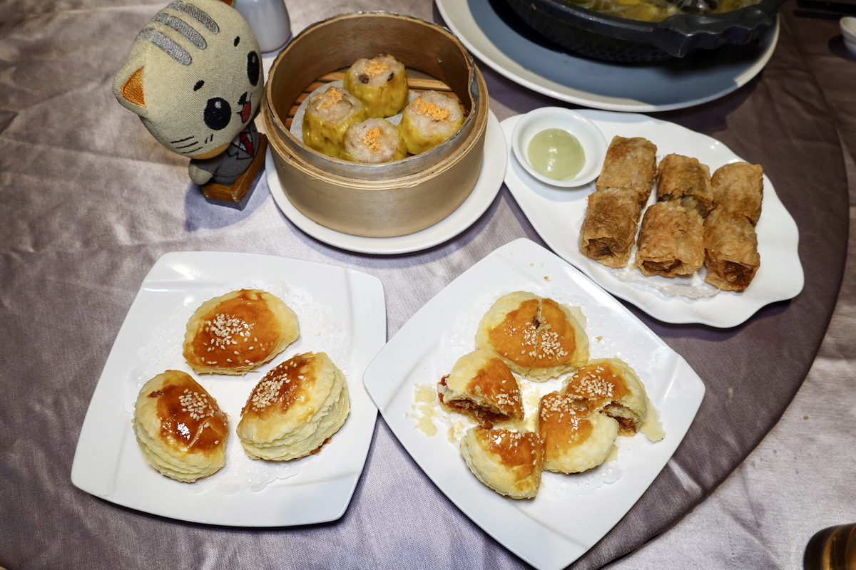 【台北公館站美食】薪僑園水源會館 2025:火燄櫻桃鴨帶高梁酒香,港式點心手工製作,超值五人套餐好划算,家庭親友聚餐好地方 6973 【台北公館站美食】薪僑園水源會館 2025:火燄櫻桃鴨帶高梁酒香,港式點心手工製作,超值五人套餐好划算,家庭親友聚餐好地方 6973