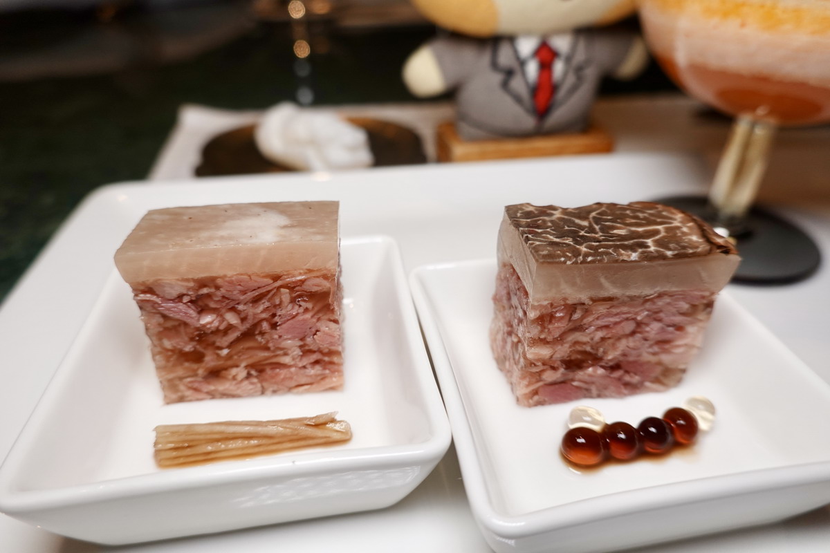 【台北大直站美食】aMaze 心宴 2025:中菜的傳承與創新,一道鮑魚花15天才能完成,楊光宗師傅的精緻功夫菜,米其林等級高端餐飲 6979 【台北大直站美食】aMaze 心宴 2025:中菜的傳承與創新,一道鮑魚花15天才能完成,楊光宗師傅的精緻功夫菜,米其林等級高端餐飲 6979