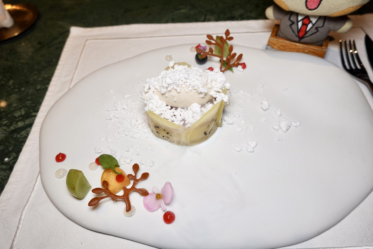 【台北大直站美食】aMaze 心宴 2025:中菜的傳承與創新,一道鮑魚花15天才能完成,楊光宗師傅的精緻功夫菜,米其林等級高端餐飲 6979 【台北大直站美食】aMaze 心宴 2025:中菜的傳承與創新,一道鮑魚花15天才能完成,楊光宗師傅的精緻功夫菜,米其林等級高端餐飲 6979