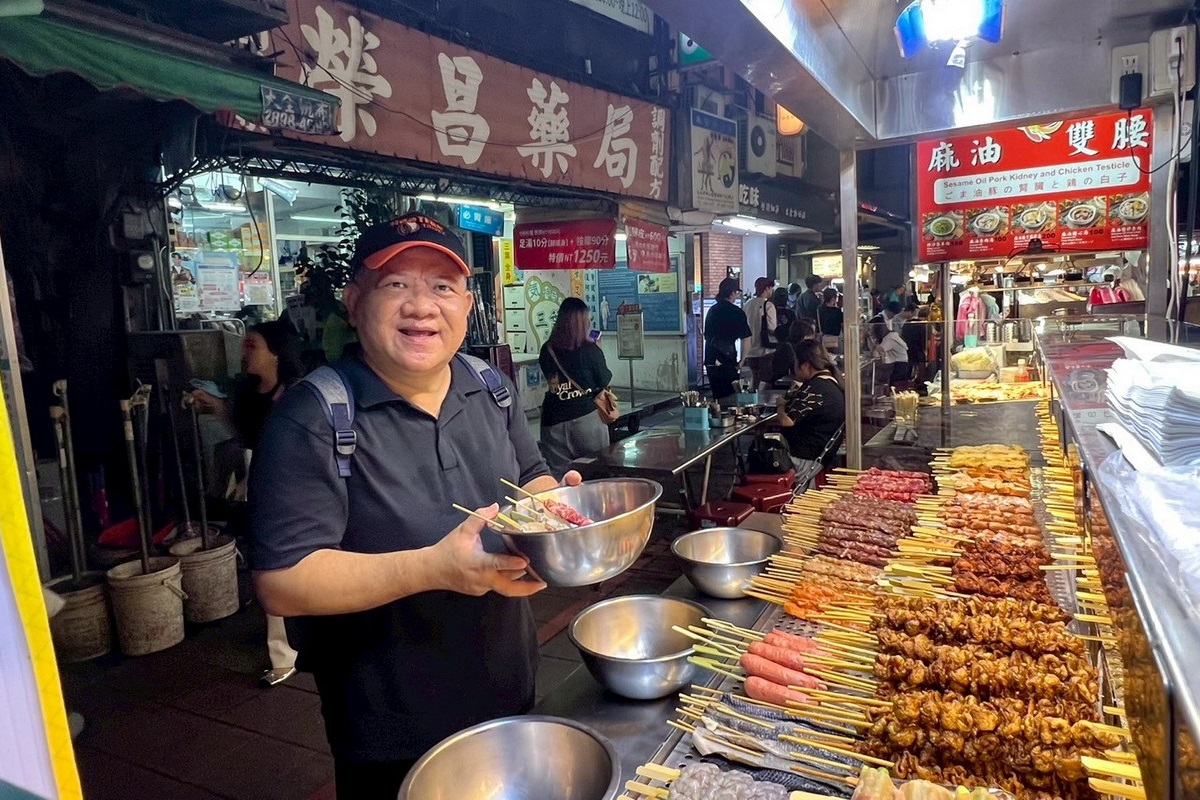 【台北雙城街夜市美食】臺北夜市打牙祭 2025:跟著食尚玩家部落客貓大爺逛雙城,體驗道地小吃與庶民熱情 【台北雙城街夜市美食】臺北夜市打牙祭 2025:跟著食尚玩家部落客貓大爺逛雙城,體驗道地小吃與庶民熱情