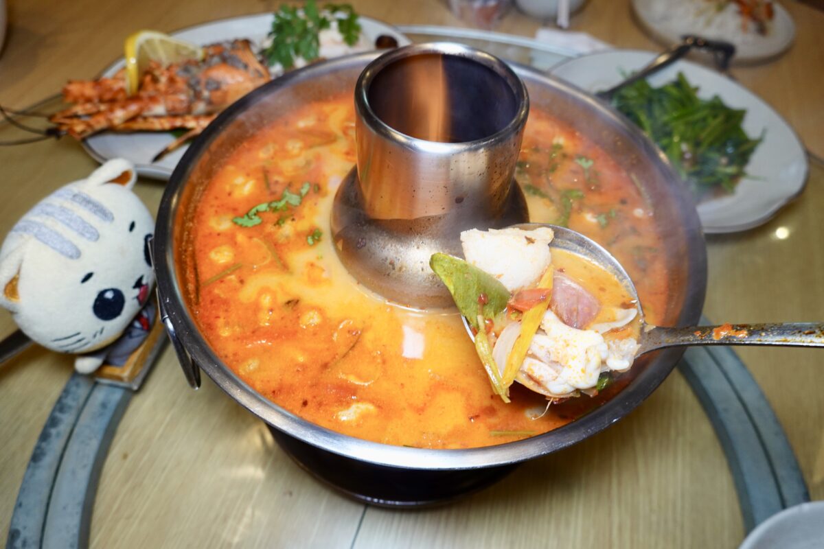 【泰國曼谷美食】上味泰餐廳七隆店 Savoey @Mercury Ville Chidlom 2025：曼谷好吃平價泰式美食，地點靠近四面佛市中心，交通超便利，咖哩螃蟹必吃 6992