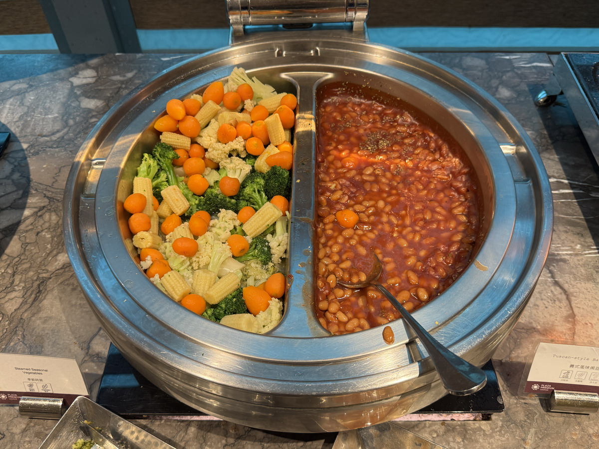 【桃園美食】環亞機場貴賓室 Plaza Premium Lounge 2025:出國旅遊就從貴賓室開始,飲食用餐、充電休息,吃飽飽再上飛機 6994 【桃園美食】環亞機場貴賓室 Plaza Premium Lounge 2025:出國旅遊就從貴賓室開始,飲食用餐、充電休息,吃飽飽再上飛機 6994