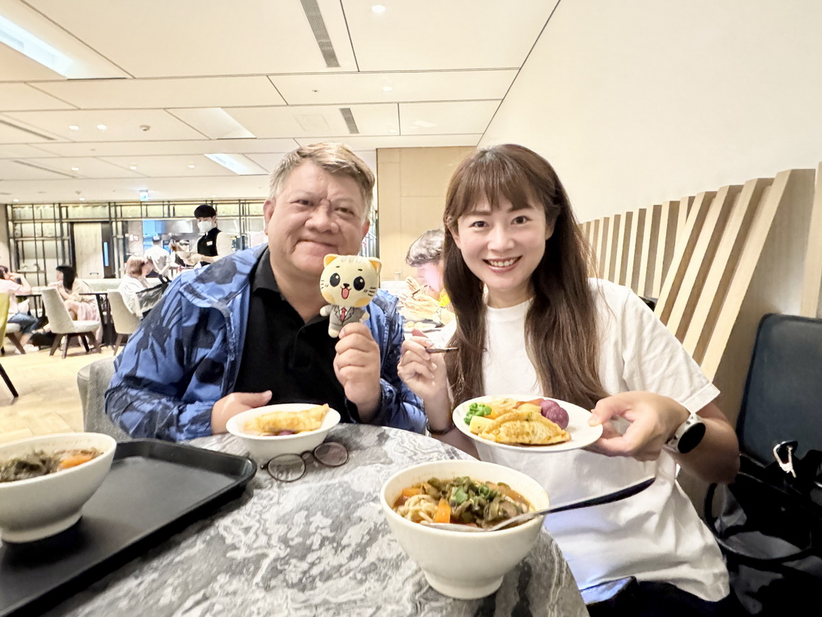 【桃園美食】環亞機場貴賓室 Plaza Premium Lounge 2025:出國旅遊就從貴賓室開始,飲食用餐、充電休息,吃飽飽再上飛機 6994 【桃園美食】環亞機場貴賓室 Plaza Premium Lounge 2025:出國旅遊就從貴賓室開始,飲食用餐、充電休息,吃飽飽再上飛機 6994