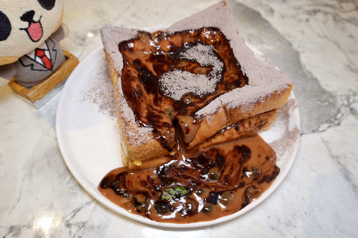 【台北忠孝復興站美食】荷李活茶街 2025:百貨商場裡的港式茶餐廳,逛街購物時用餐休憩好地方,地點很棒,約朋友就來這間 【台北忠孝復興站美食】荷李活茶街 2025:百貨商場裡的港式茶餐廳,逛街購物時用餐休憩好地方,地點很棒,約朋友就來這間
