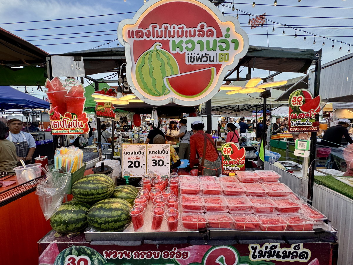 【泰國曼谷旅遊】Save One Go Market 2025：曼谷在地人逛的夜市，尚未觀光化的地方，價錢比市區觀光夜市便宜很多，想體驗在地人生活就來這邊 6996